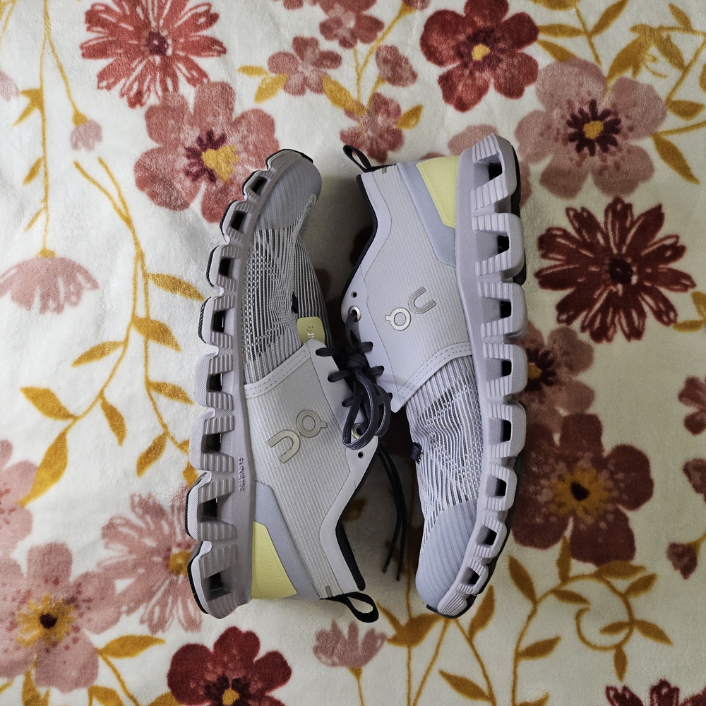 On Running Cloud Sneakers in Light Purple and White